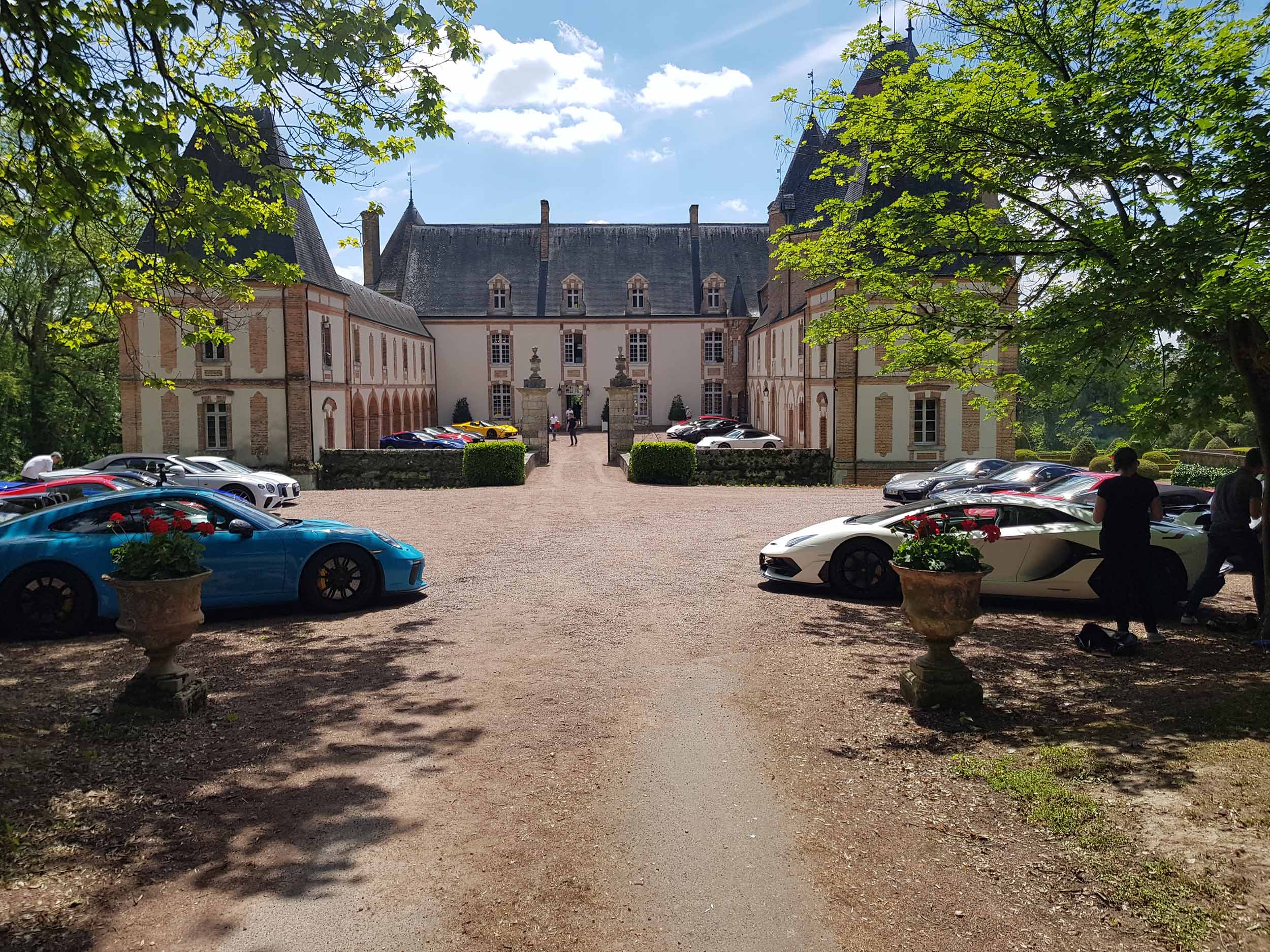 Voitures de luxe au Chateau de Blancafort